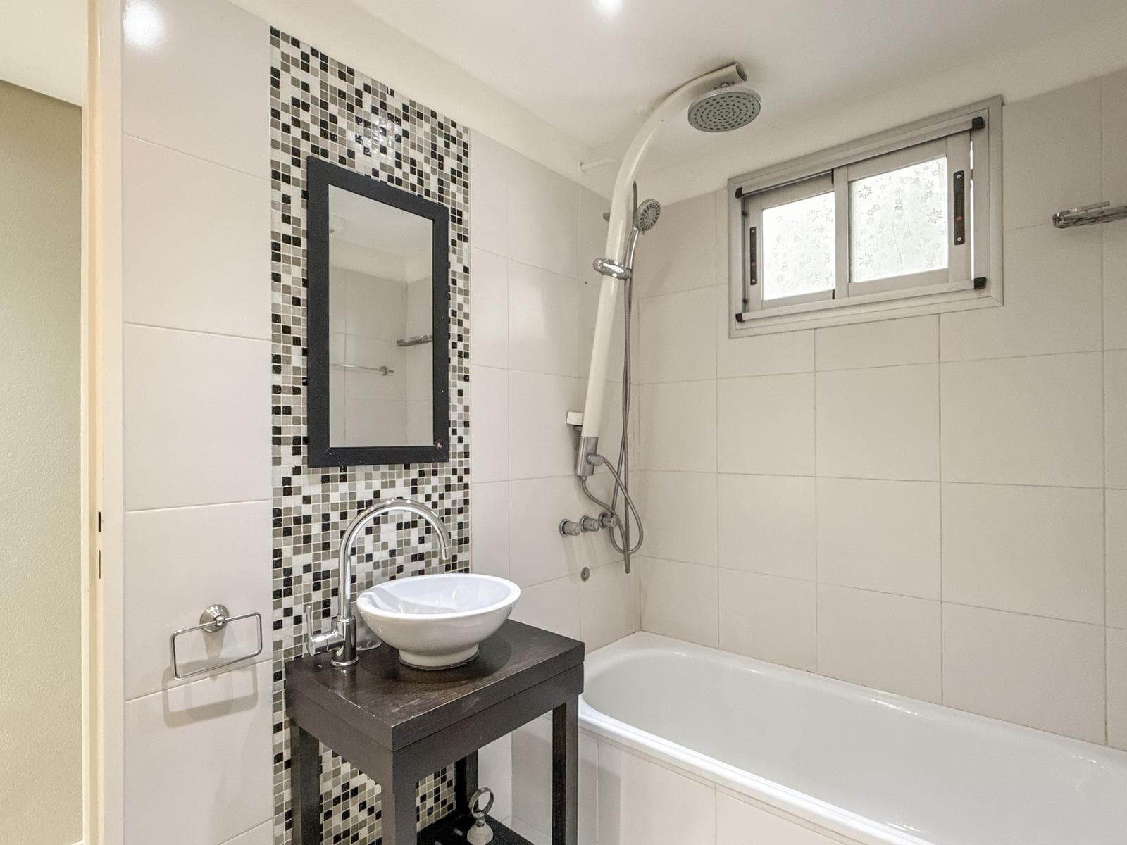 2-room apartment for sale with a covered parking space