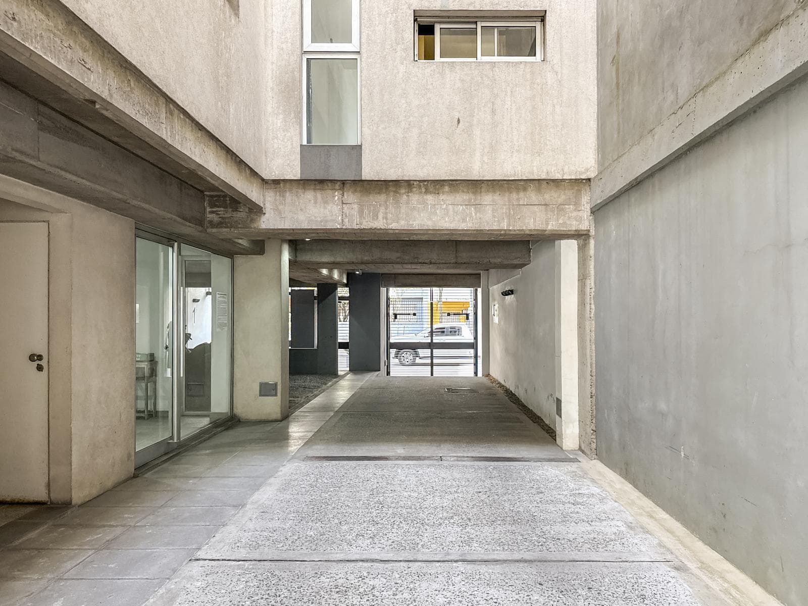 2-room apartment for sale with a covered parking space