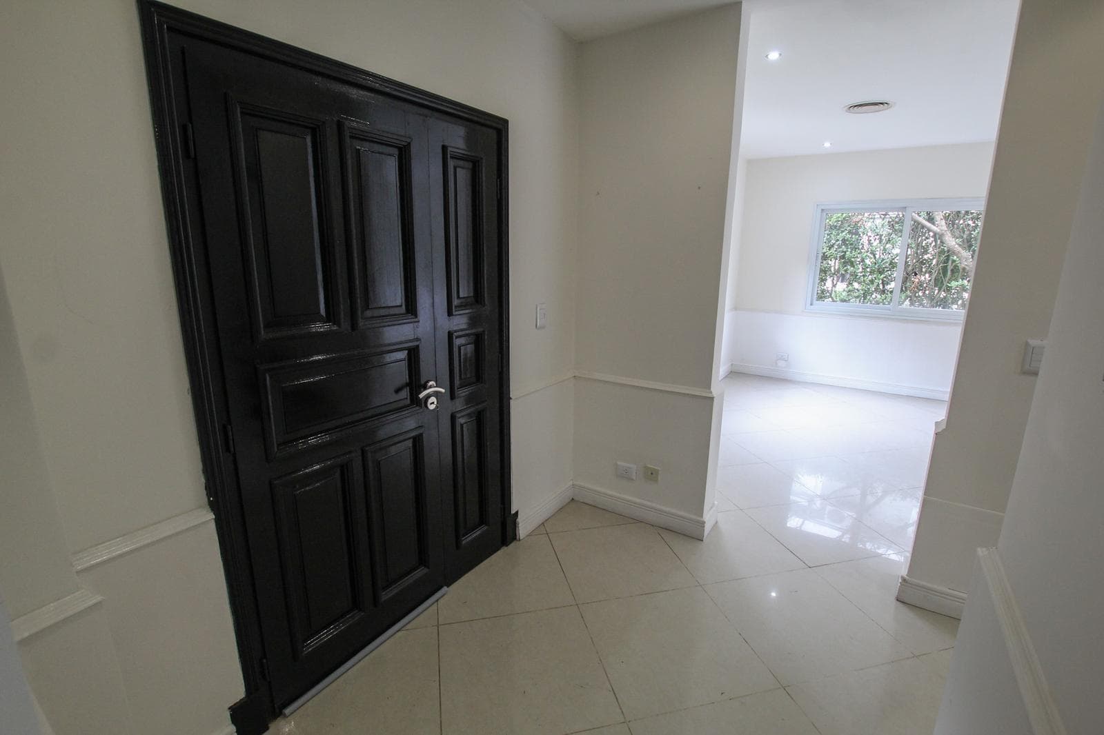 4-room house for rent on 2 floors in Solar del Bosque Canning!!! With a pool
