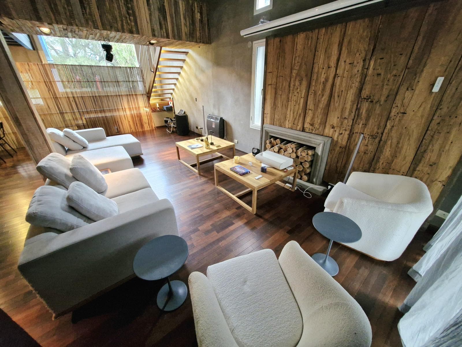 LOMAS DE LA CAROLINA - HOUSE FOR SALE - 391 M2 INDOOR AREA / 1,500 TERR