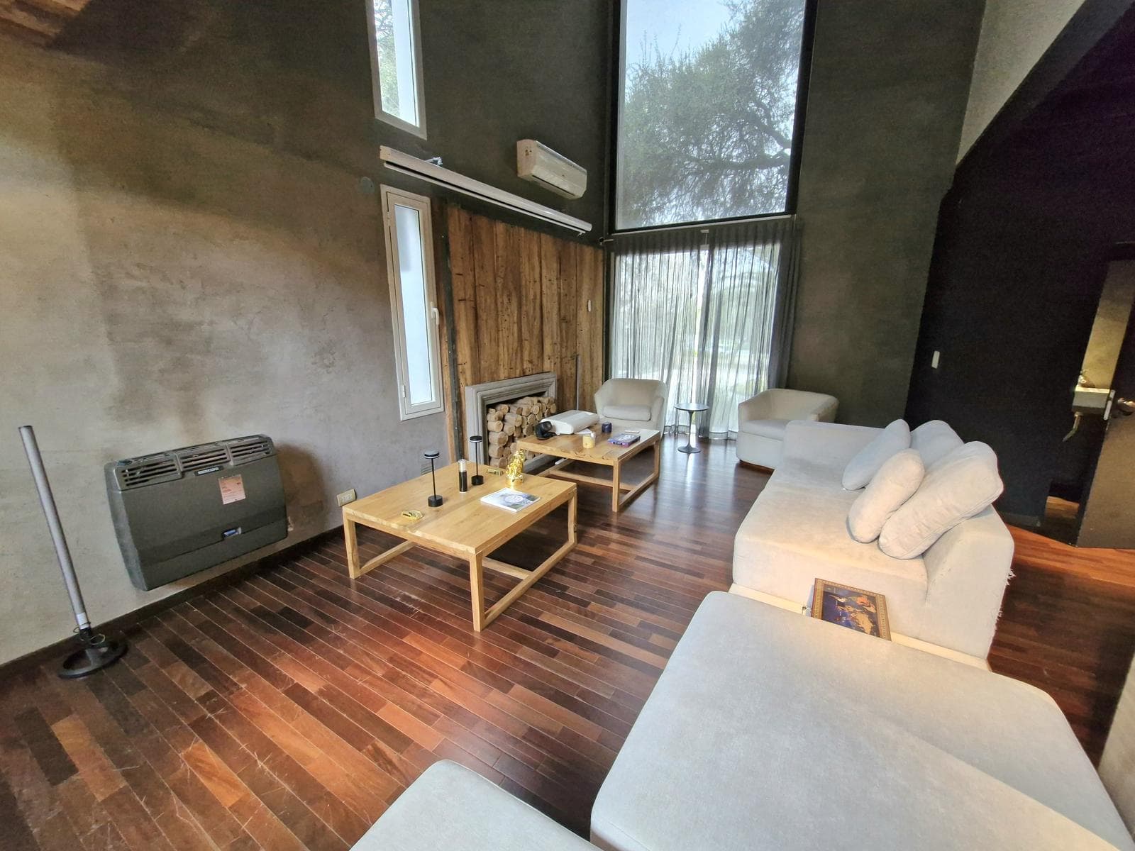 LOMAS DE LA CAROLINA - HOUSE FOR SALE - 391 M2 INDOOR AREA / 1,500 TERR