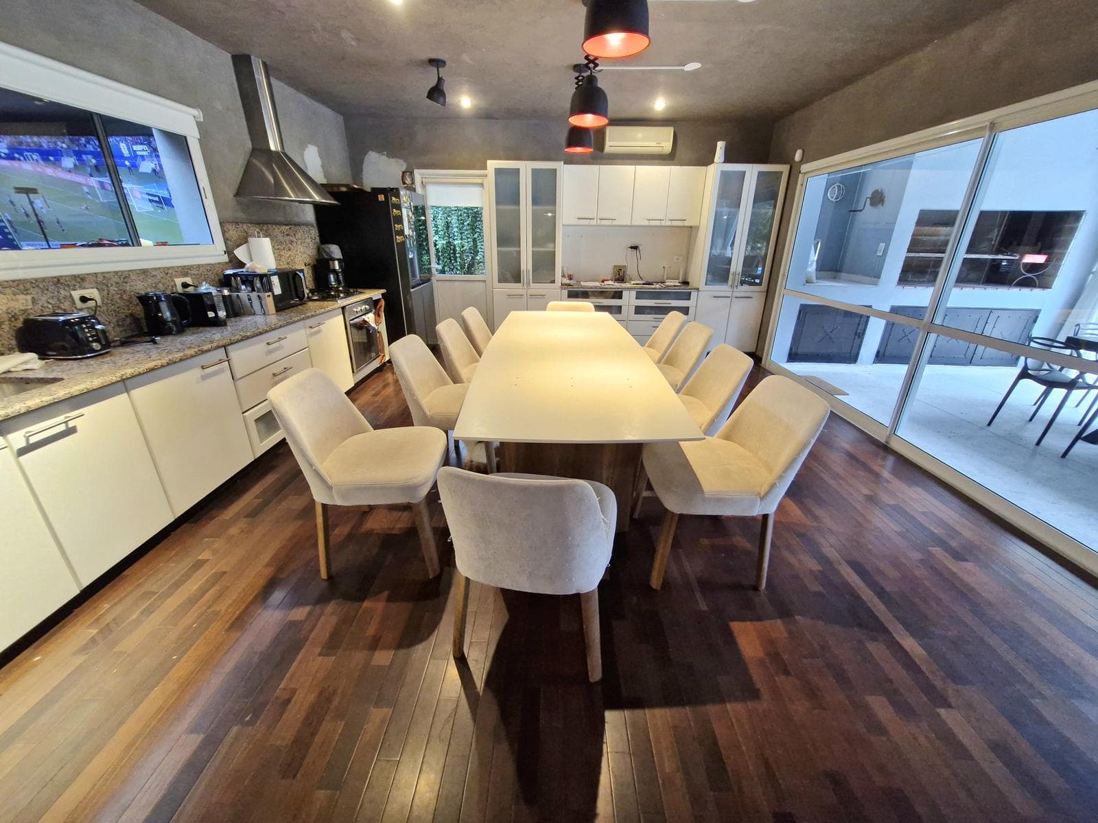 LOMAS DE LA CAROLINA - HOUSE FOR SALE - 391 M2 INDOOR AREA / 1,500 TERR