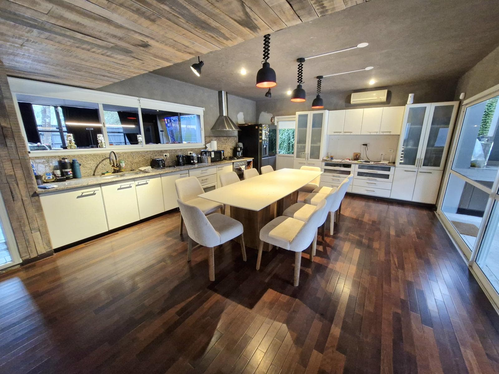 LOMAS DE LA CAROLINA - HOUSE FOR SALE - 391 M2 INDOOR AREA / 1,500 TERR