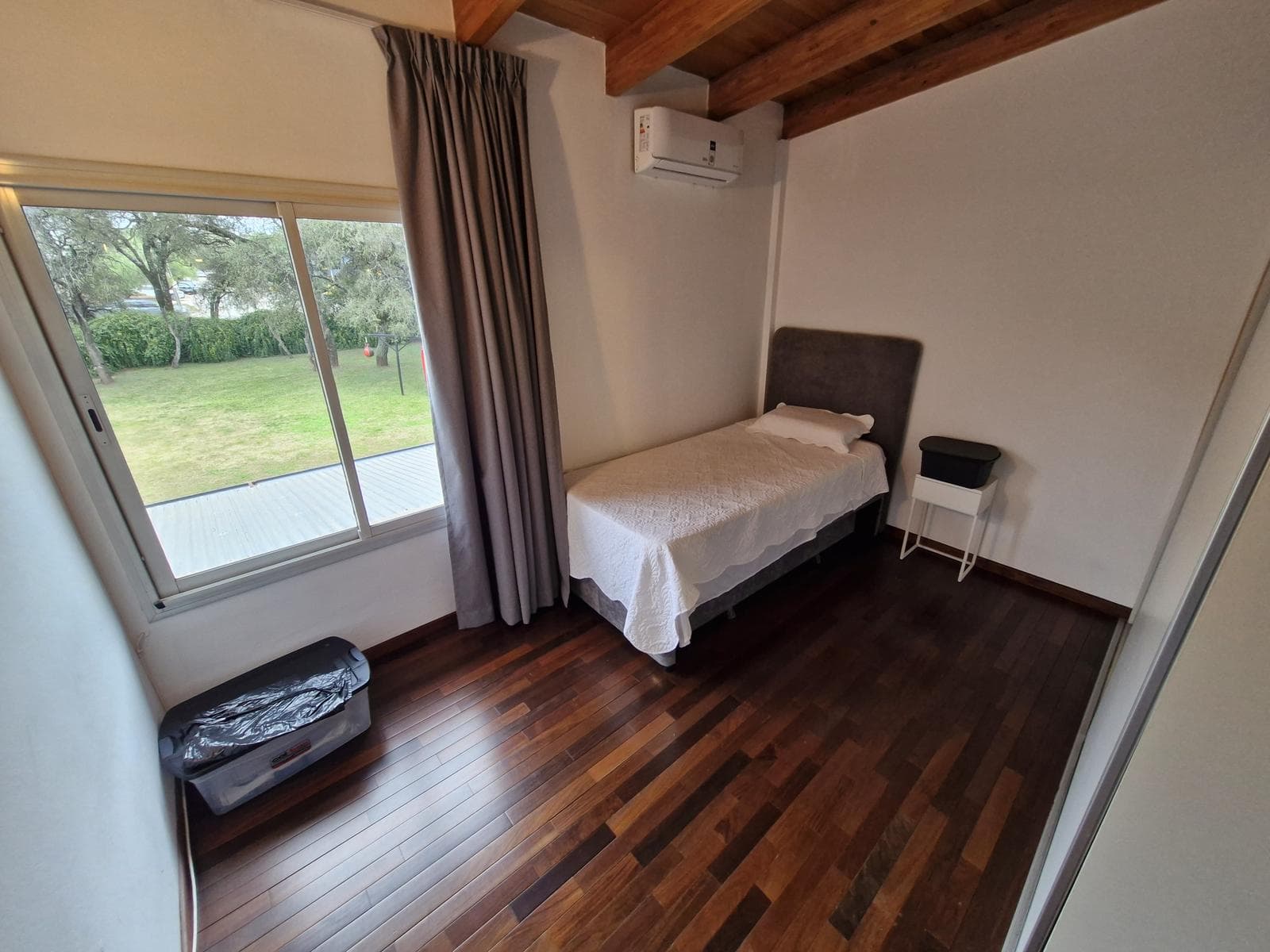 LOMAS DE LA CAROLINA - HOUSE FOR SALE - 391 M2 INDOOR AREA / 1,500 TERR