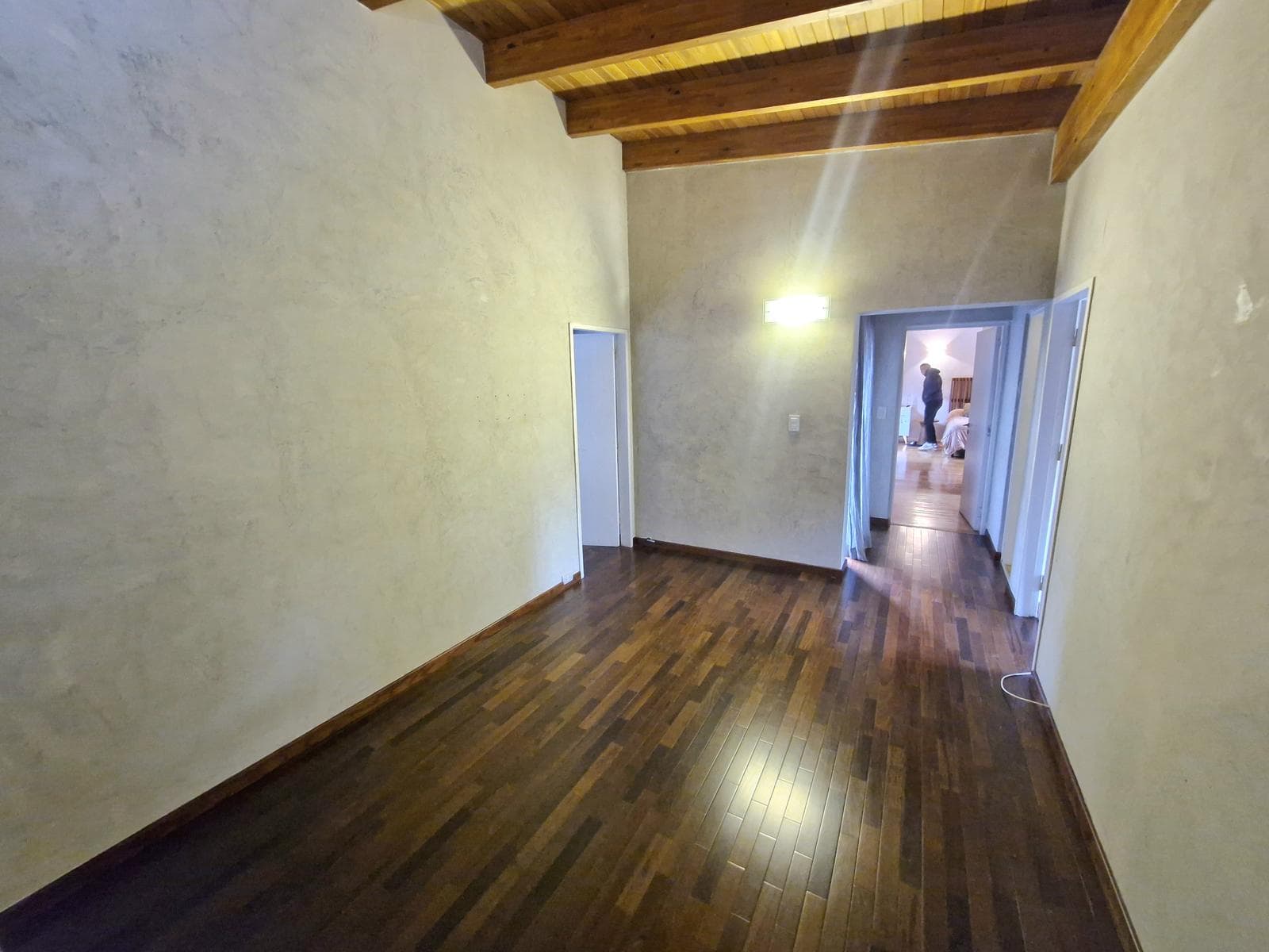 LOMAS DE LA CAROLINA - HOUSE FOR SALE - 391 M2 INDOOR AREA / 1,500 TERR