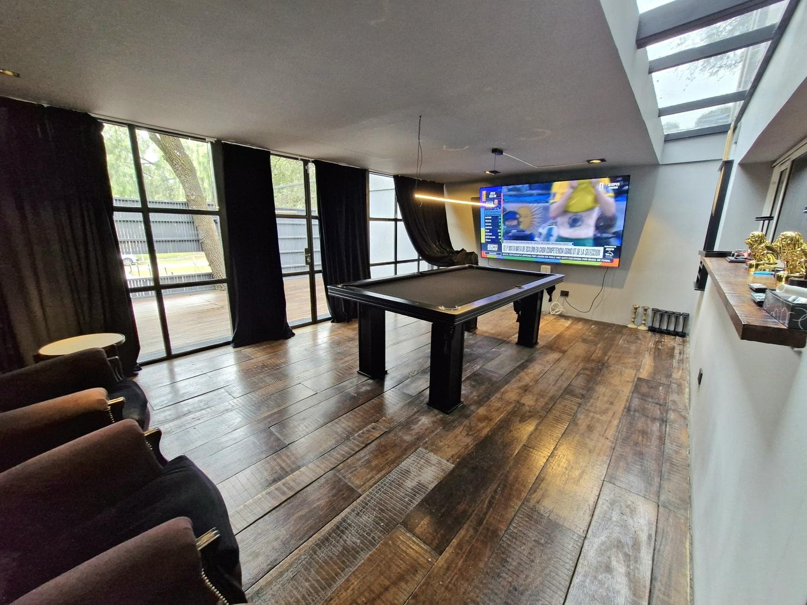 LOMAS DE LA CAROLINA - HOUSE FOR SALE - 391 M2 INDOOR AREA / 1,500 TERR