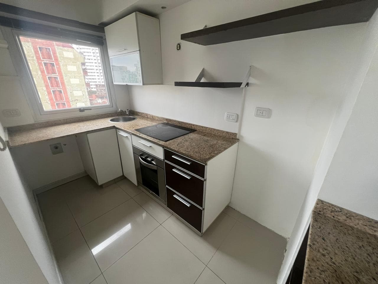 2-Bedroom Apartment with a Balcony in Villa del Parque