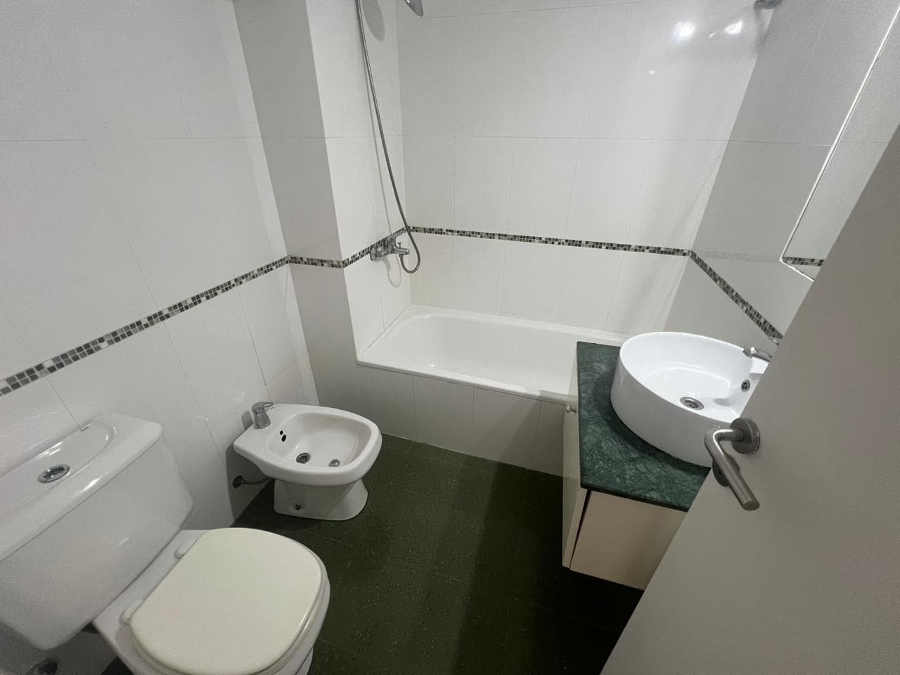 2-Bedroom Apartment with a Balcony in Villa del Parque