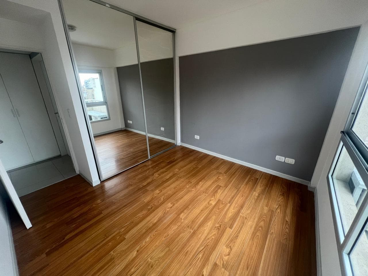 2-Bedroom Apartment with a Balcony in Villa del Parque