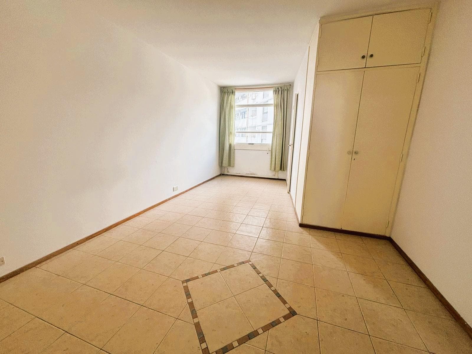 1-Bedroom Apartment for Sale in the Martin Neighborhood