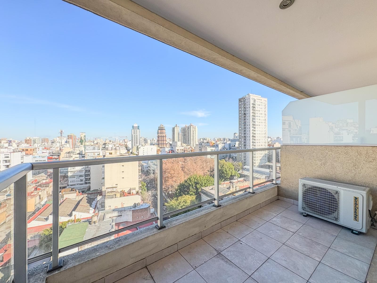 Studio Apartment for Sale with Balcony and Pool, Agüero and Córdoba, Recoleta.