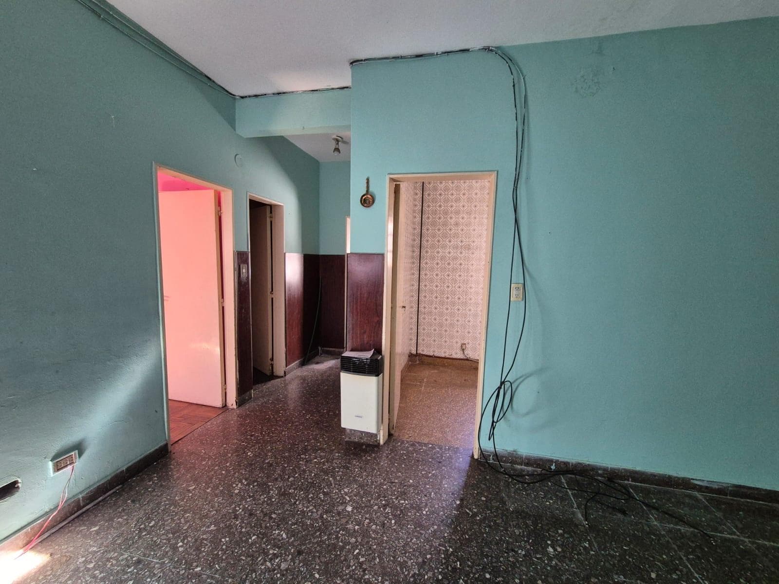 Condo for sale in La Tablada, in need of renovation, with no maintenance fees