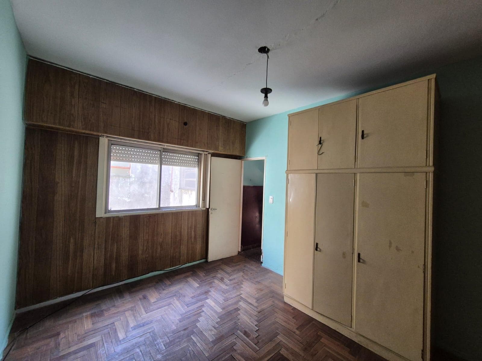 Condo for sale in La Tablada, in need of renovation, with no maintenance fees
