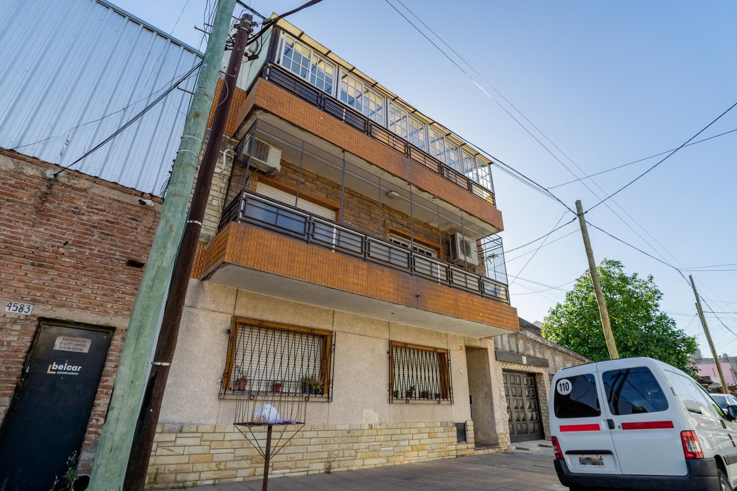 Condo for sale in La Tablada, in need of renovation, with no maintenance fees