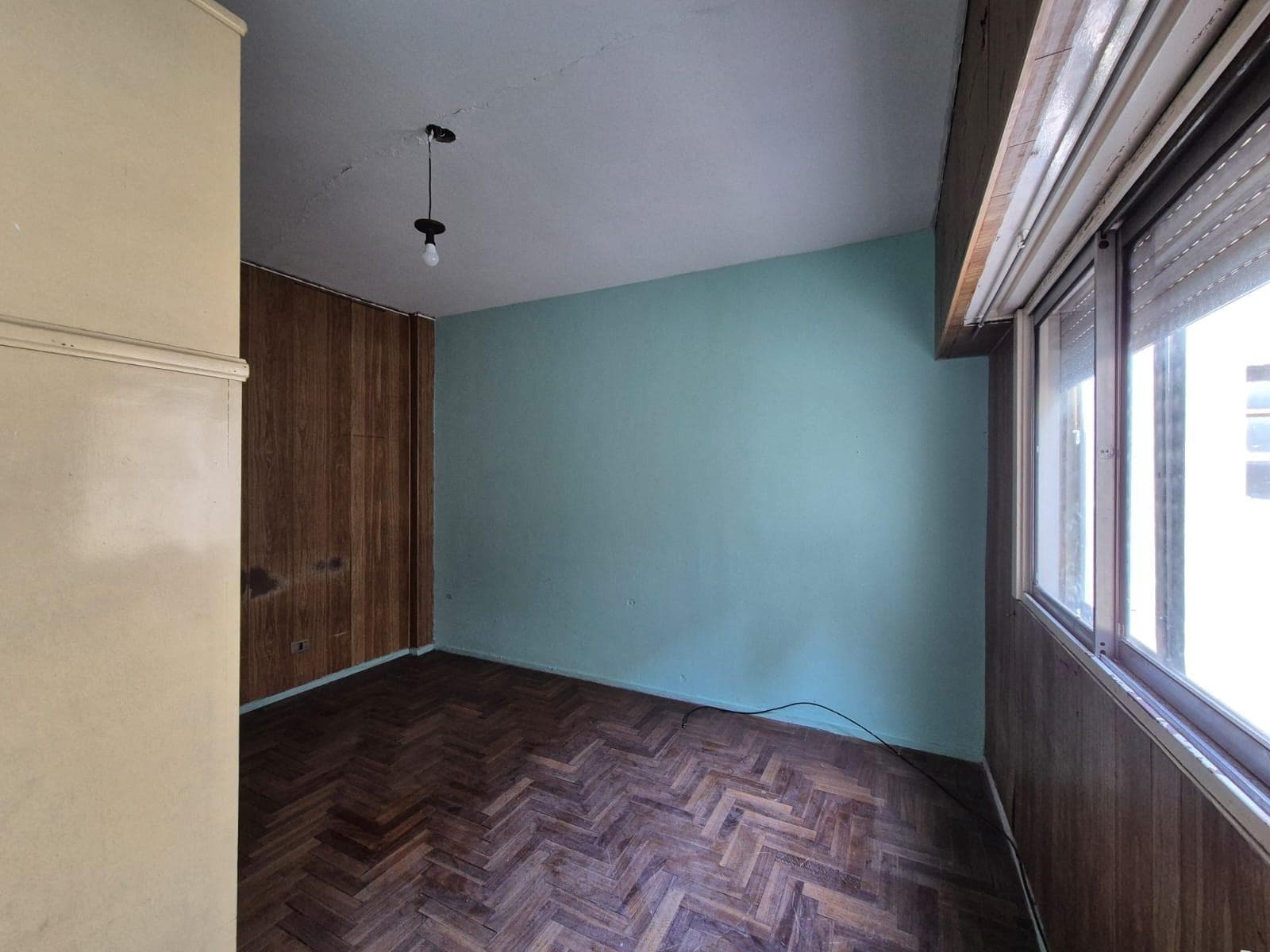 Condo for sale in La Tablada, in need of renovation, with no maintenance fees