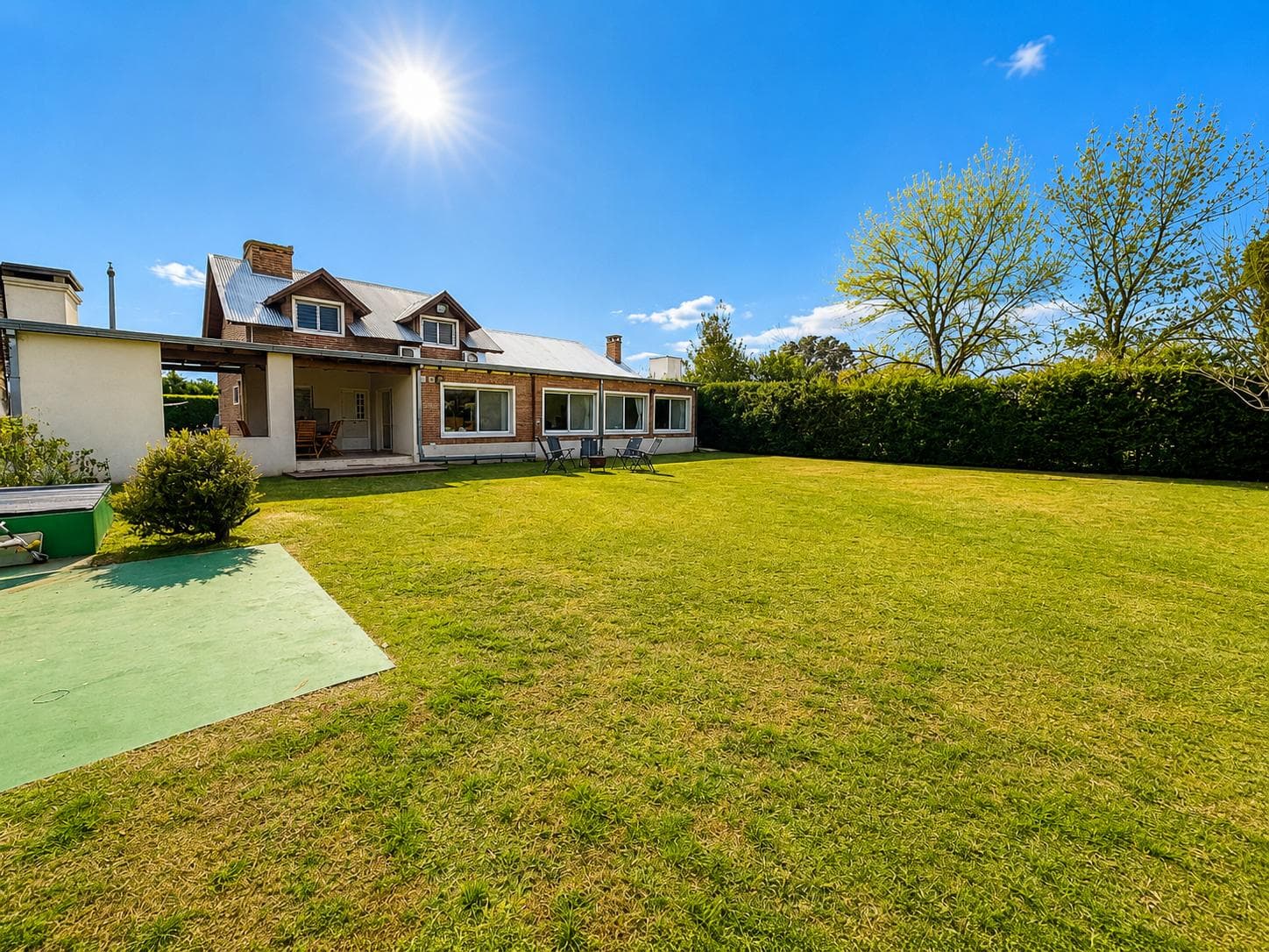 For Sale - 5-Bedroom House in San Eduardo