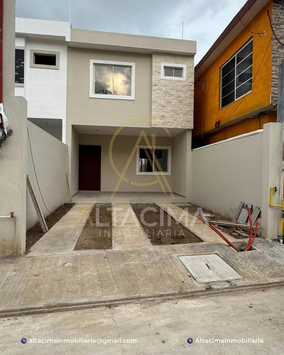 House in 2 de Junio