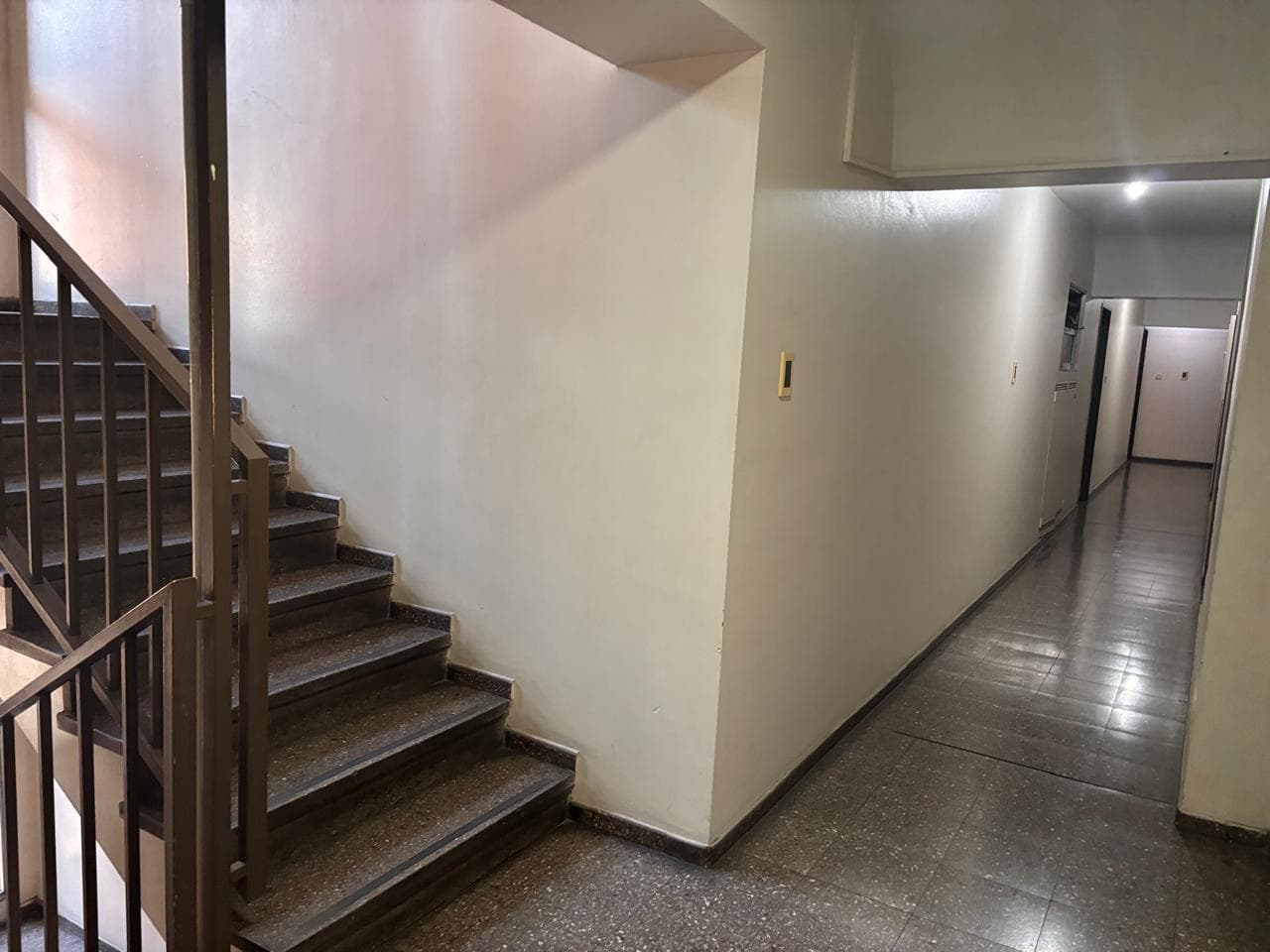 1-Bedroom Apartment - Excellent Central Location