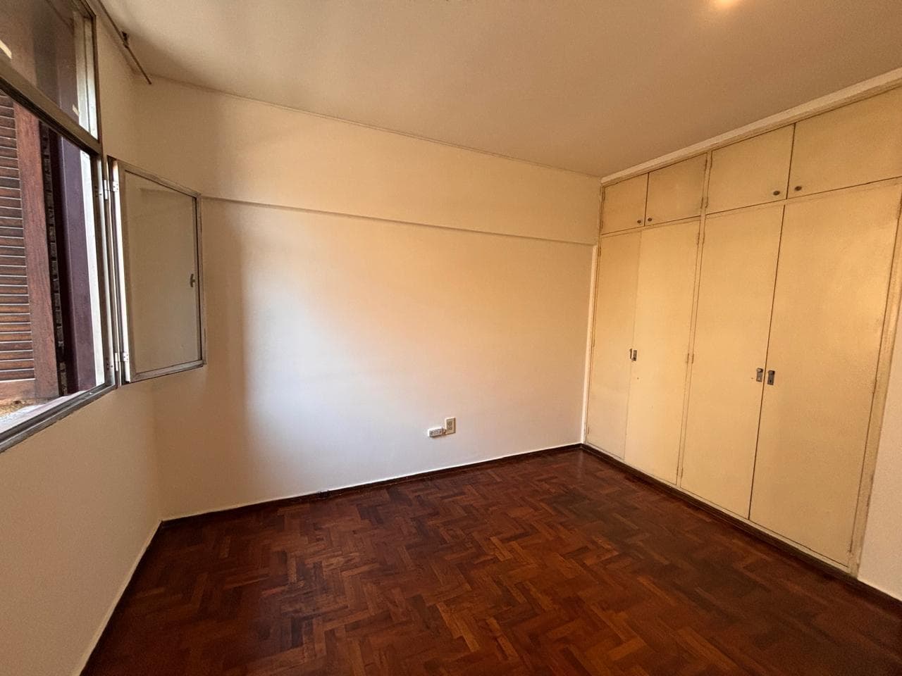 1-Bedroom Apartment - Excellent Central Location