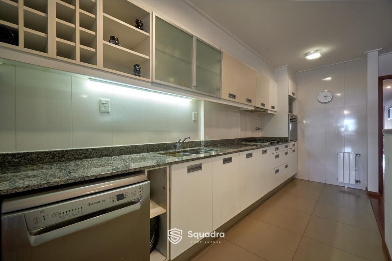 FOR SALE | TRADE-IN - 3-bedroom apartment with garage and 2 storage units - Martin. QUALIFIES FOR MORTGAGE.