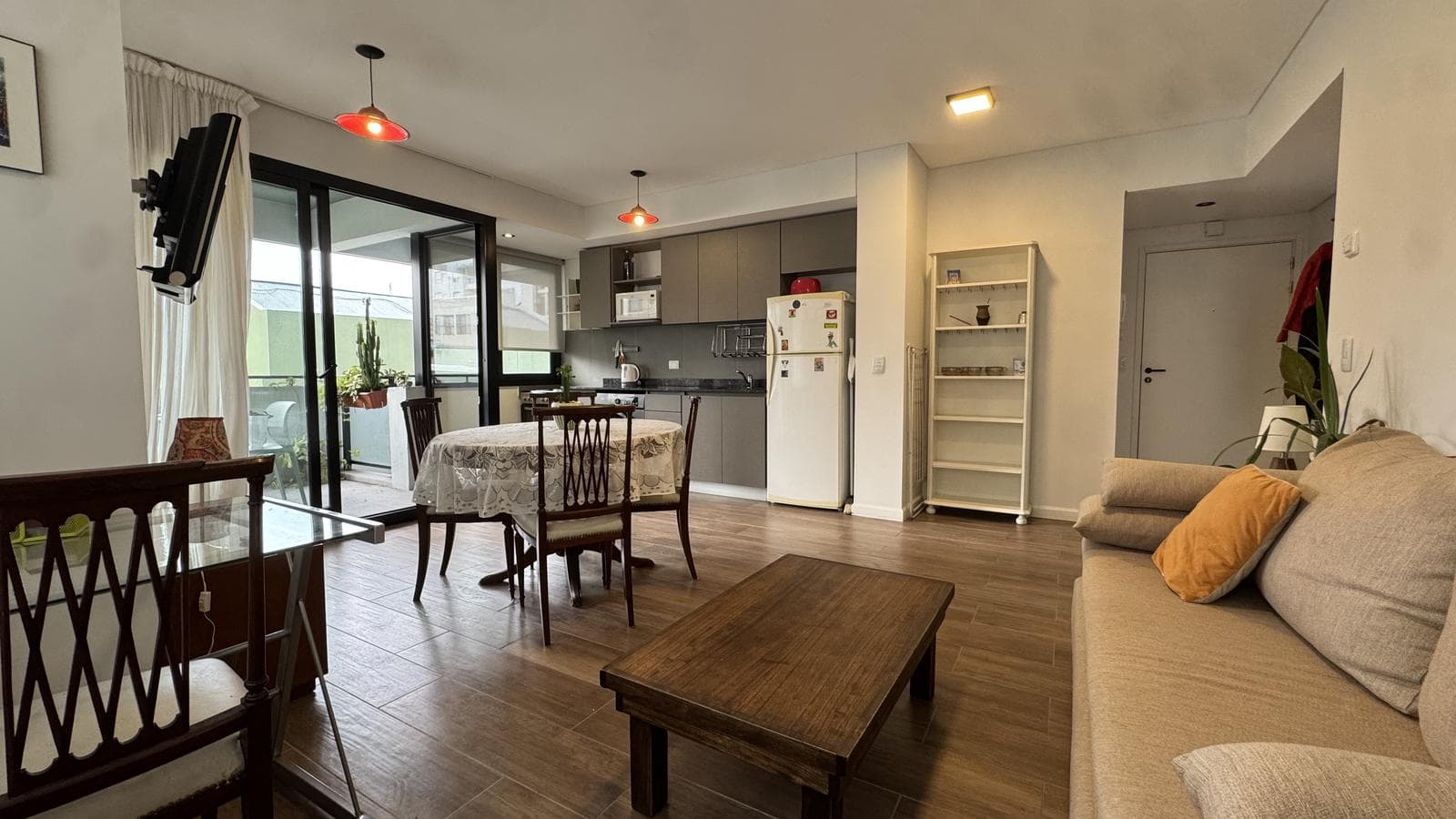 2-Bedroom Furnished Apartment for Rent in a Tower with a Gym, Pool, and Community Room in San Cristóbal