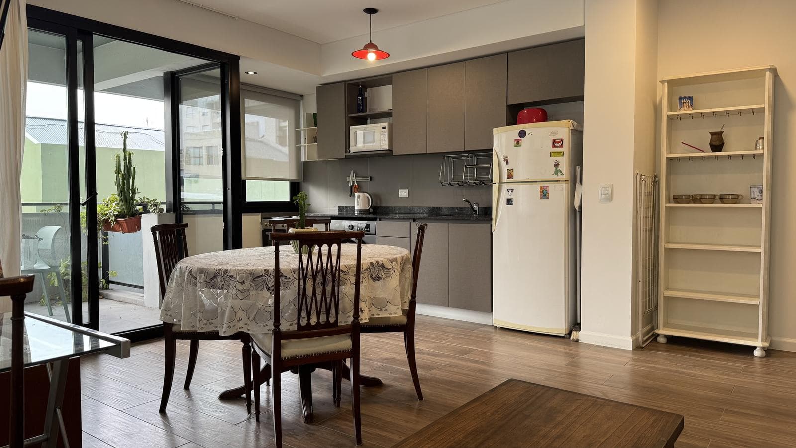 2-Bedroom Furnished Apartment for Rent in a Tower with a Gym, Pool, and Community Room in San Cristóbal
