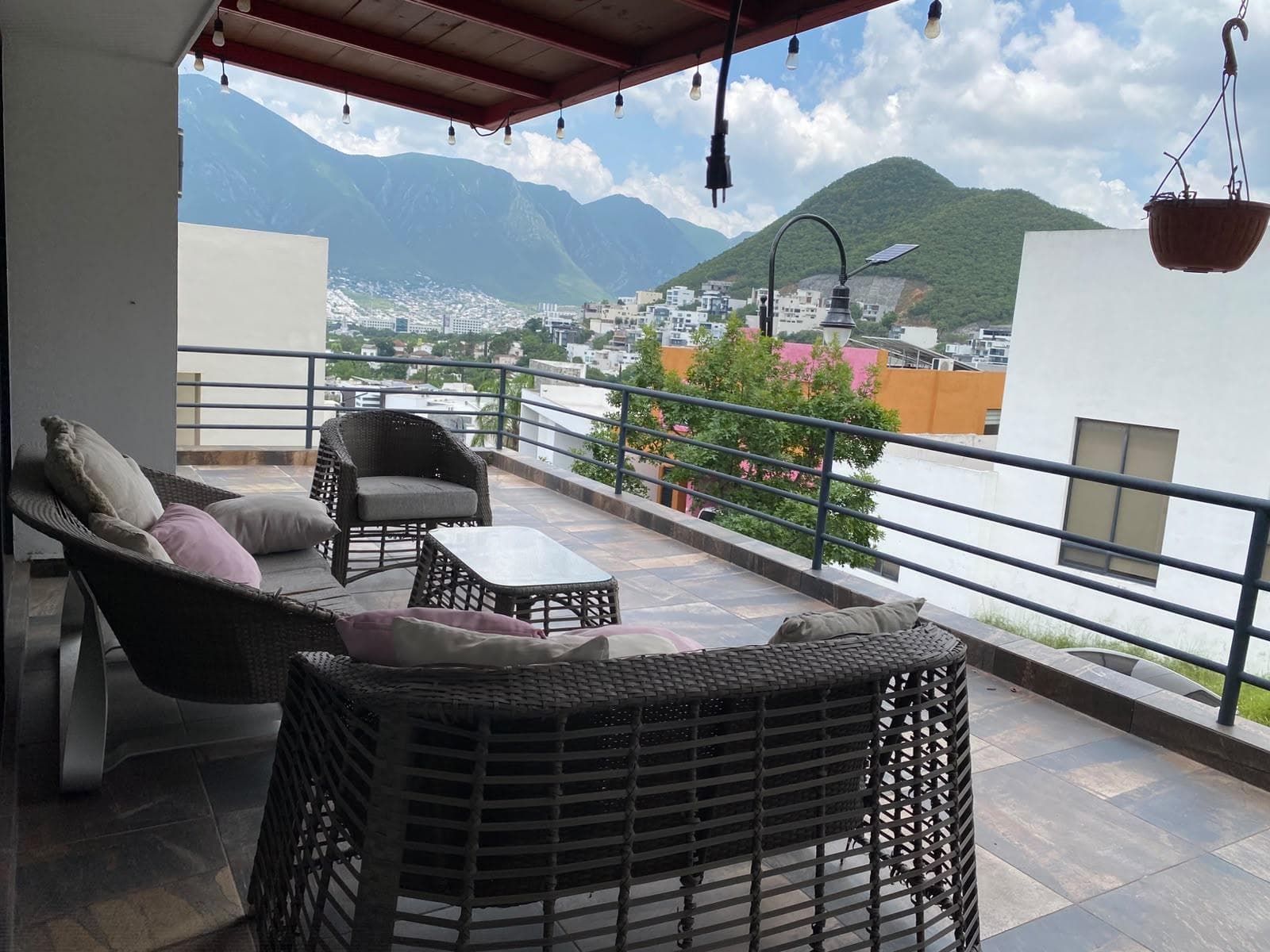 FOR RENT: FURNISHED HOUSE in the LAGOS DEL VERGEL Subdivision - National Highway in MONTERREY, South Zone