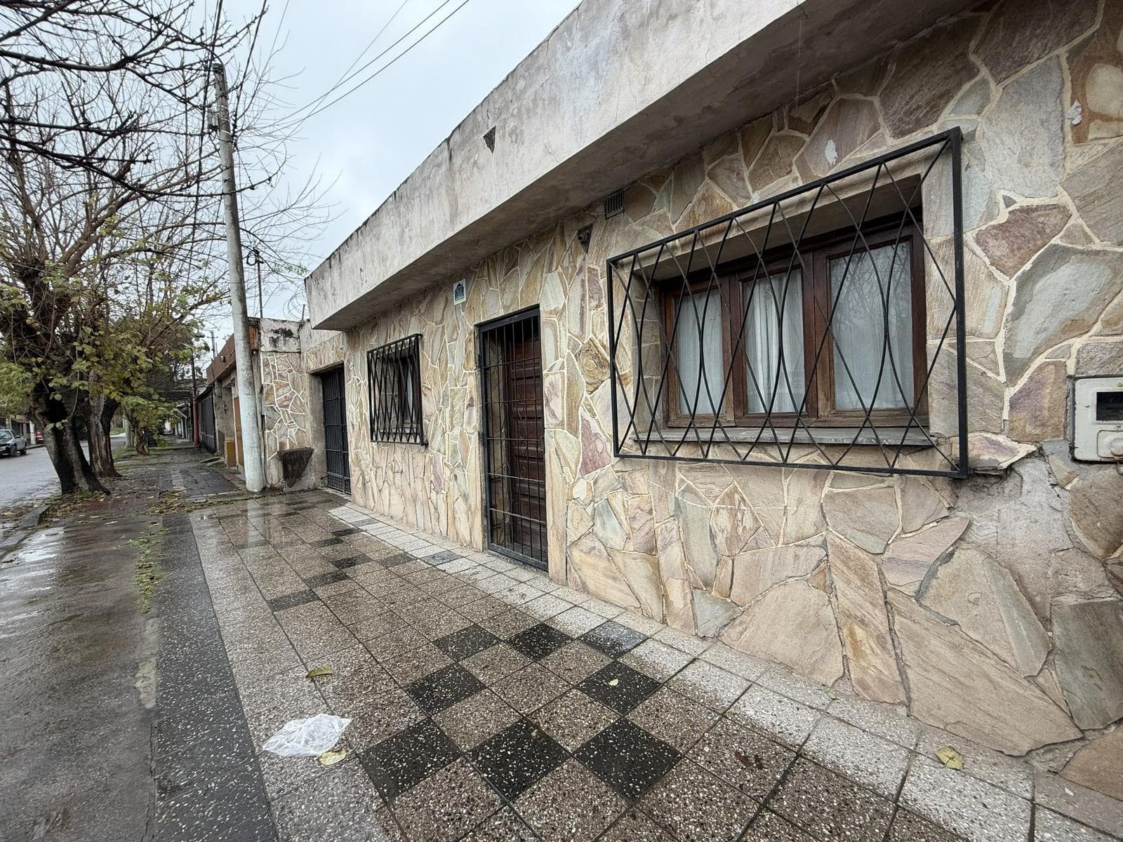 -FOR SALE- 3-Bedroom House in Villa Amalia