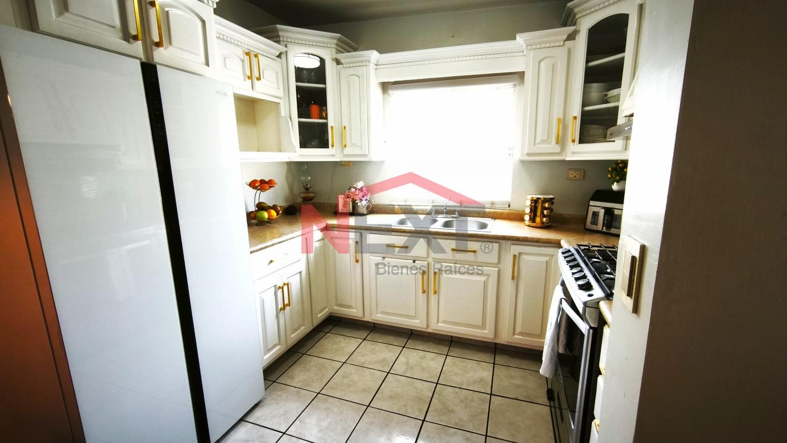 HOUSE FOR SALE IN PUEBLO BONITO