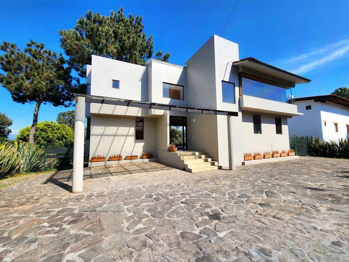 HOUSE FOR RENT, AVÁNDARO.