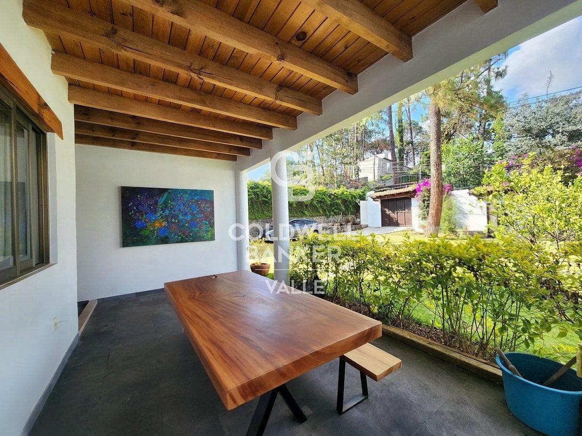HOUSE FOR SALE NEAR THE GOLF CLUB, AVÁNDARO