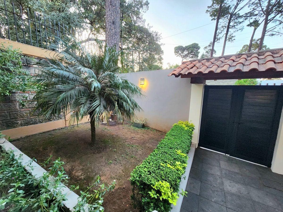 HOUSE FOR SALE IN AVANDARO