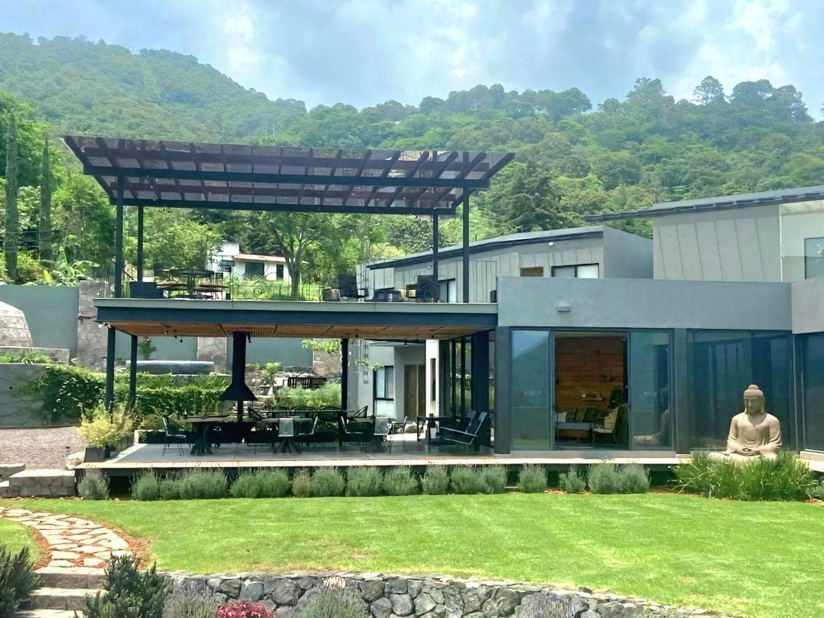 HOTEL FOR SALE, SAN GASPAR.