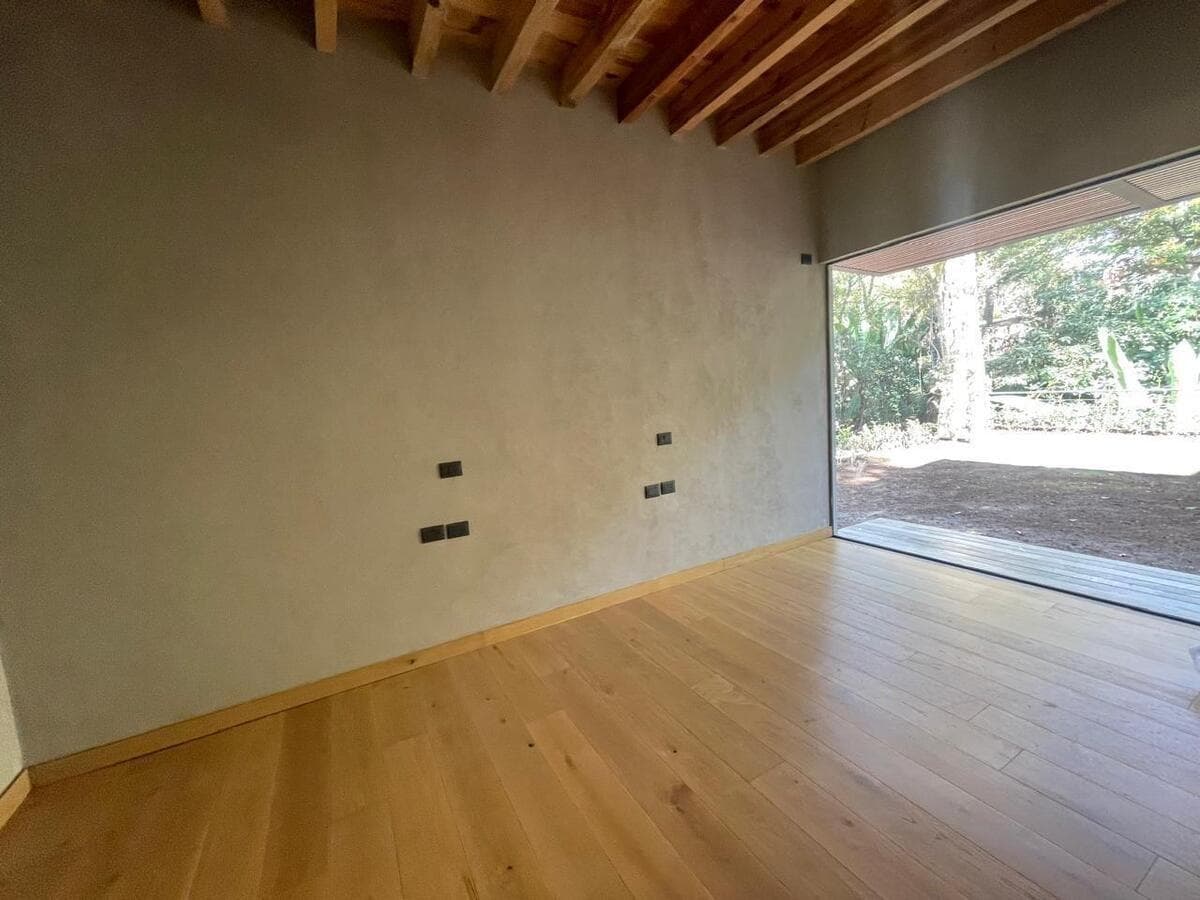 HOUSE FOR SALE IN VALLE DE BRAVO