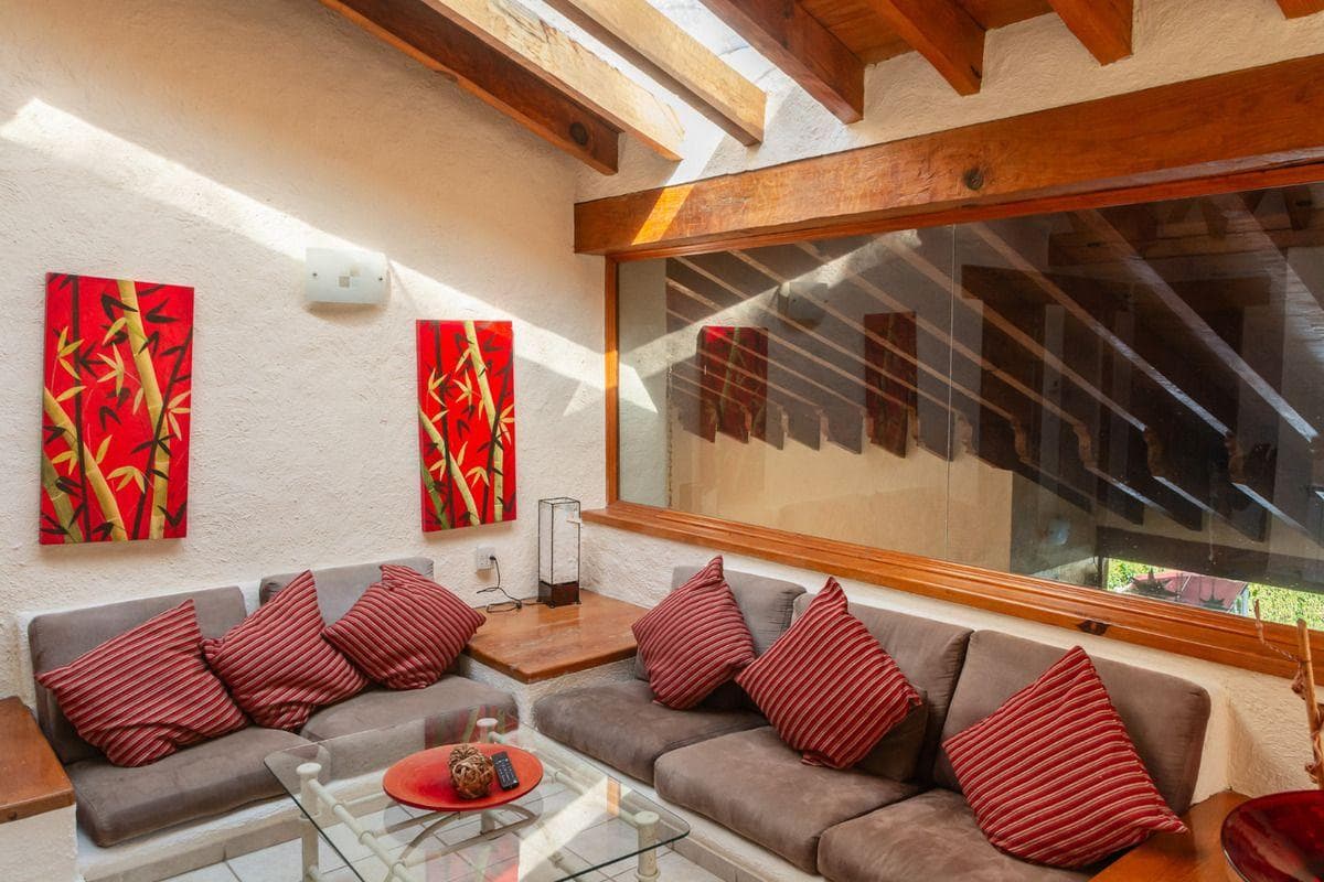 HOUSE FOR SALE IN AVÁNDARO, VALLE DE BRAVO