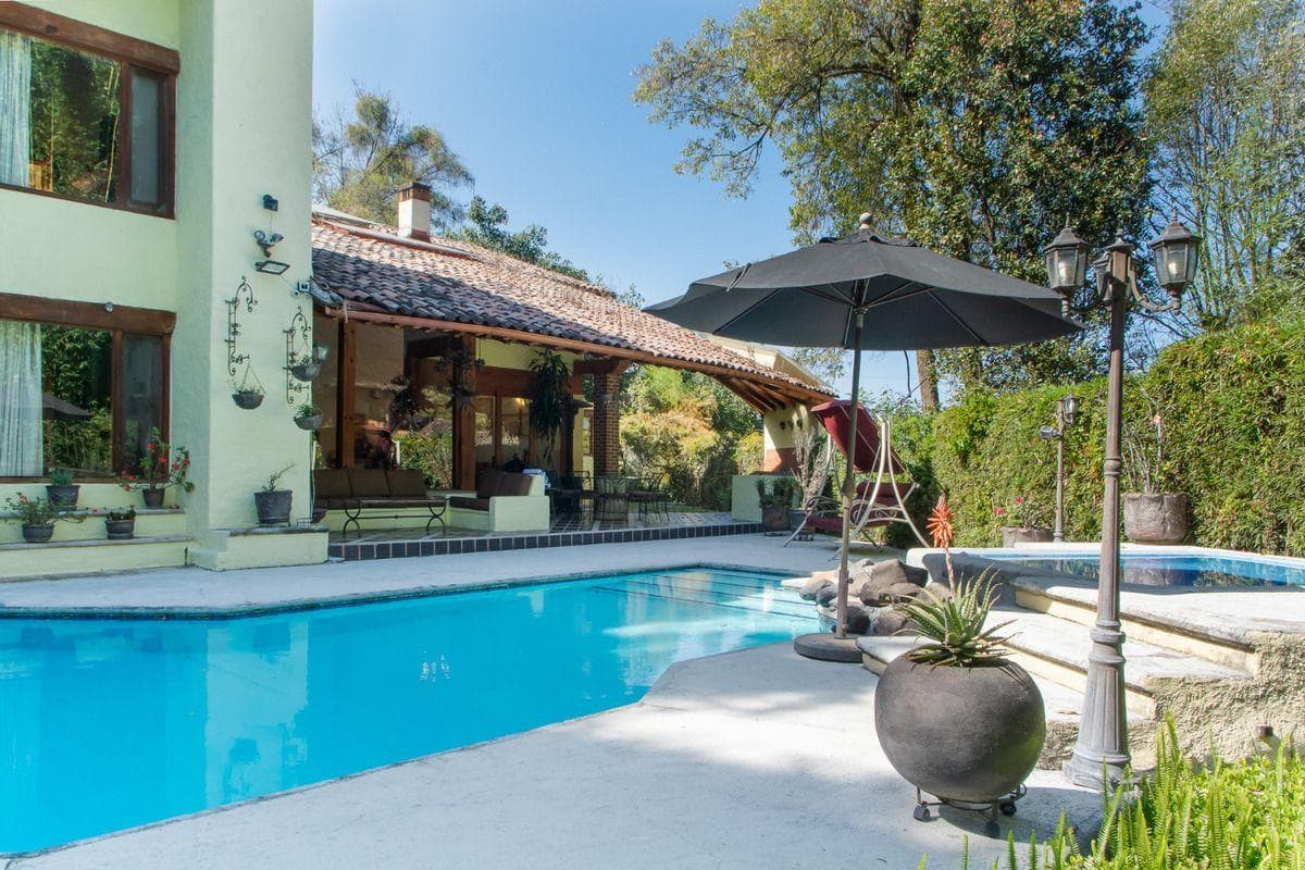 HOUSE FOR SALE IN AVÁNDARO, VALLE DE BRAVO