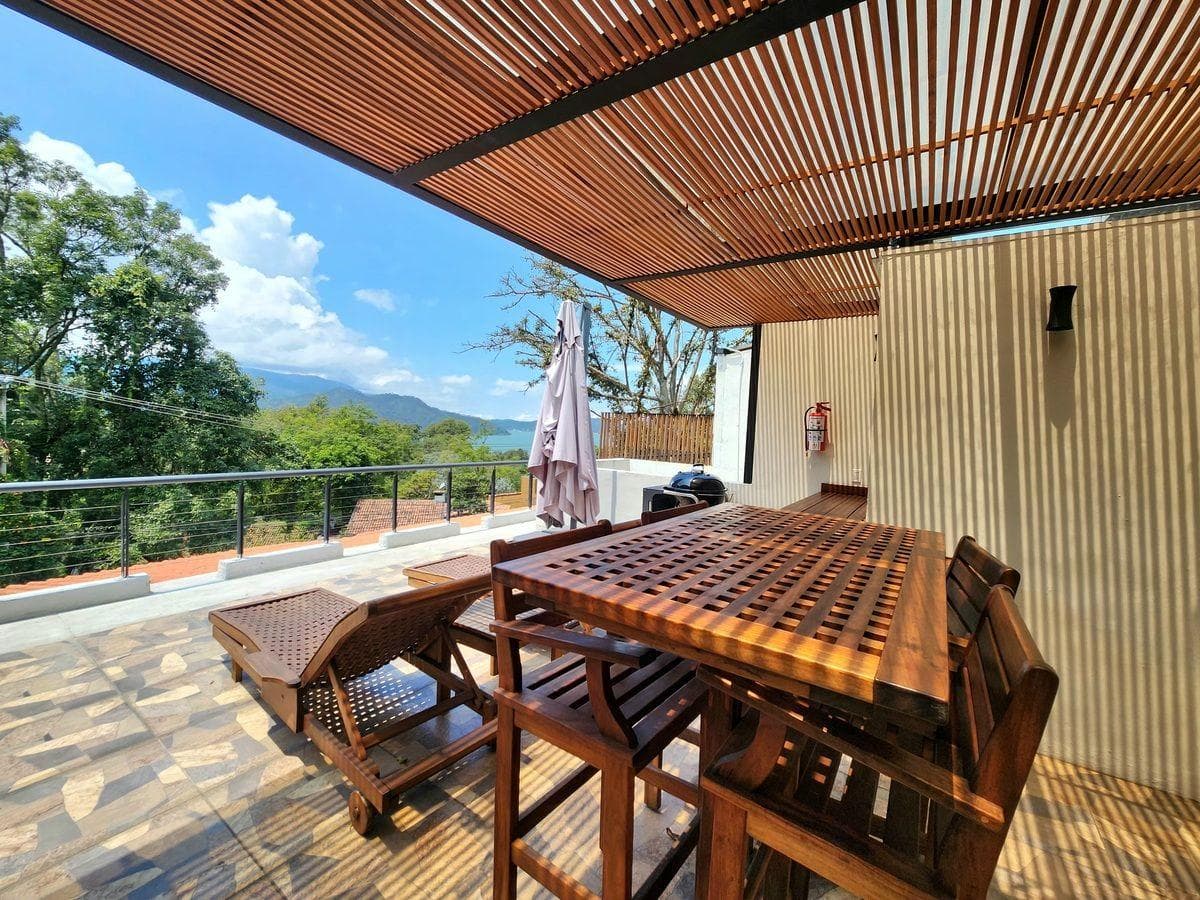 APARTMENT FOR SALE AND RENT WITH A LAKE VIEW IN VALLE DE BRAVO