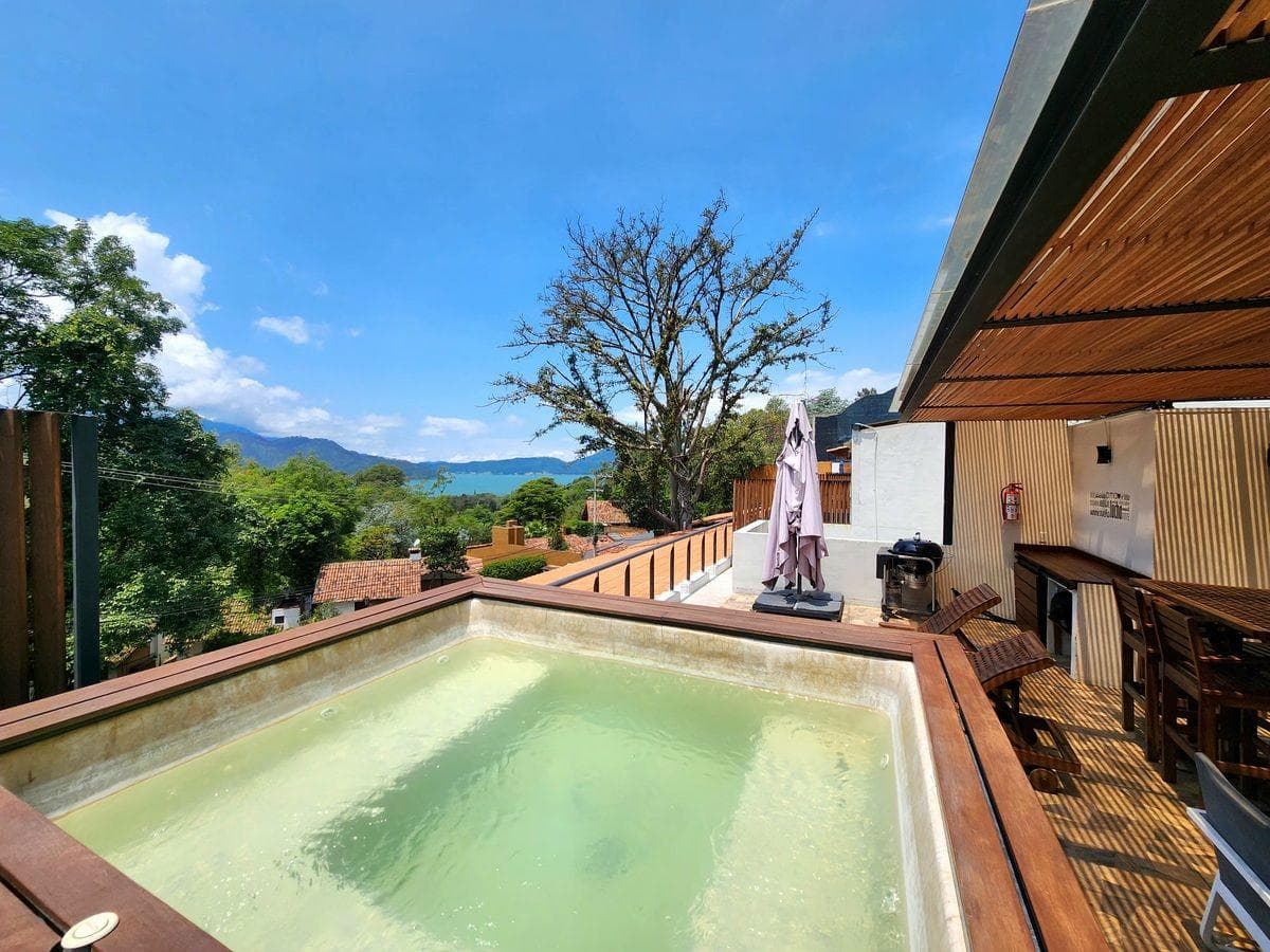 APARTMENT FOR SALE AND RENT WITH A LAKE VIEW IN VALLE DE BRAVO