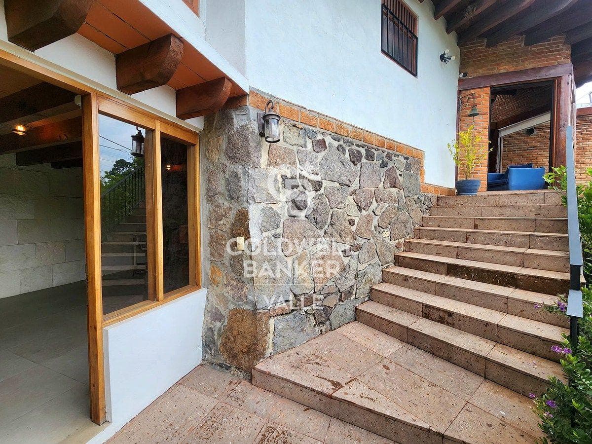 House for Sale Within the Avándaro Golf Club