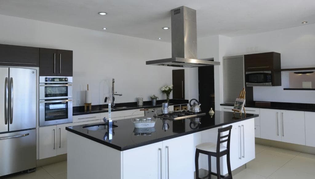 HOUSE FOR SALE, Valle de Bravo.