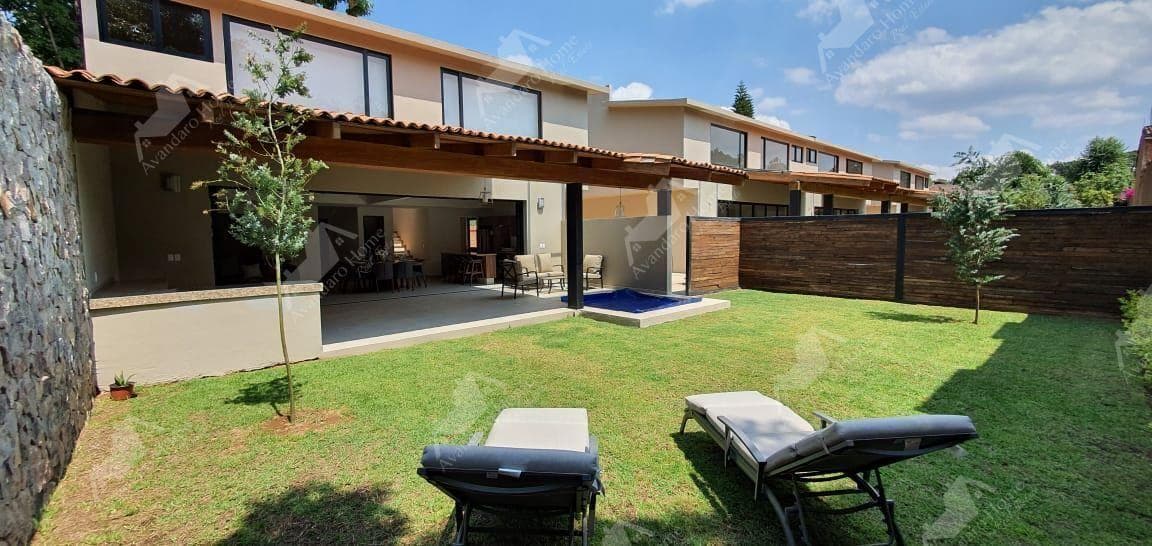 HOUSE FOR SALE AND RENT, AVÁNDARO.