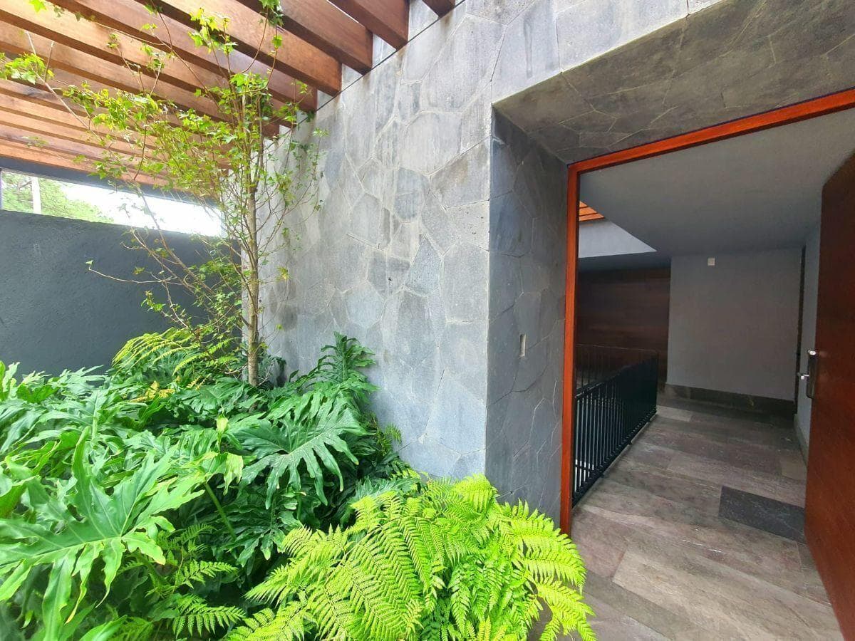 House for sale, Avándaro.