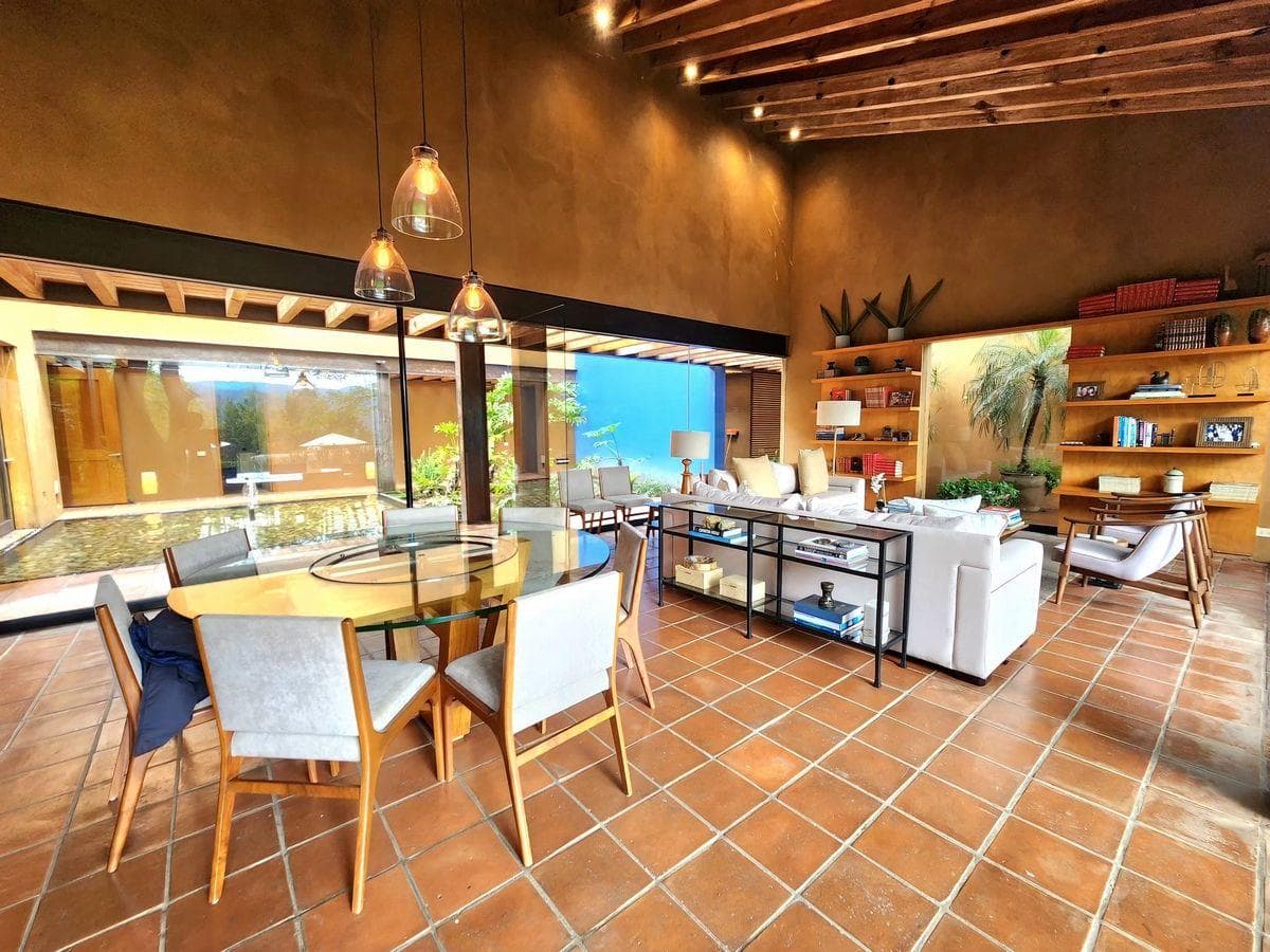 HOUSE FOR SALE, VALLE DE BRAVO