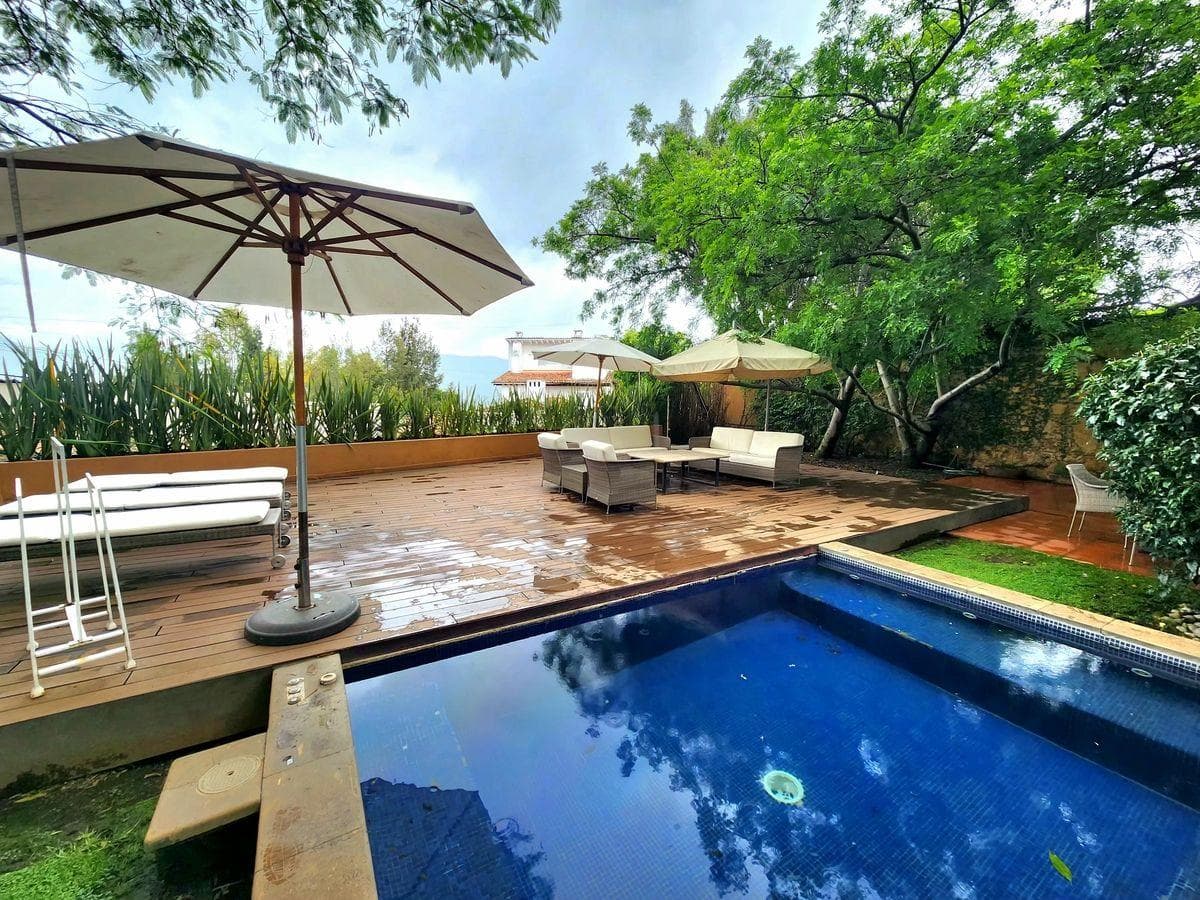 HOUSE FOR SALE, VALLE DE BRAVO
