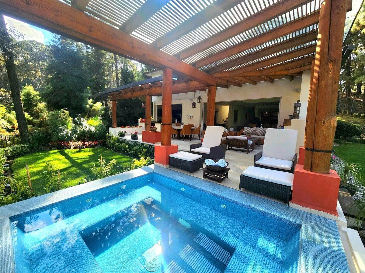 HOUSE FOR SALE IN AVANDARO