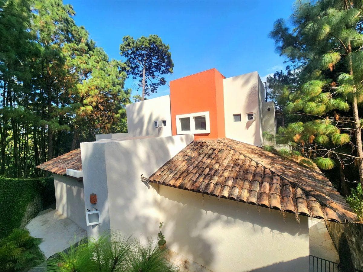 HOUSE FOR SALE IN AVANDARO