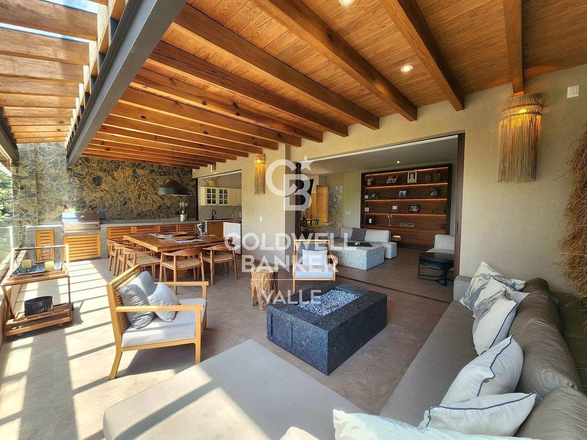 HOUSE FOR SALE AND RENT, VALLE DE BRAVO