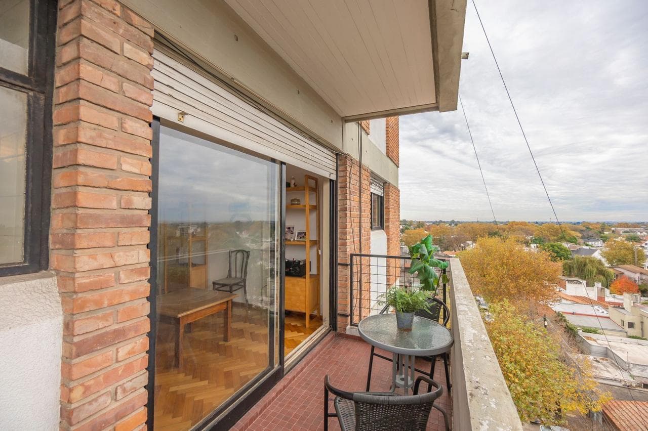 Apartment for sale with a front-facing balcony in Temperley