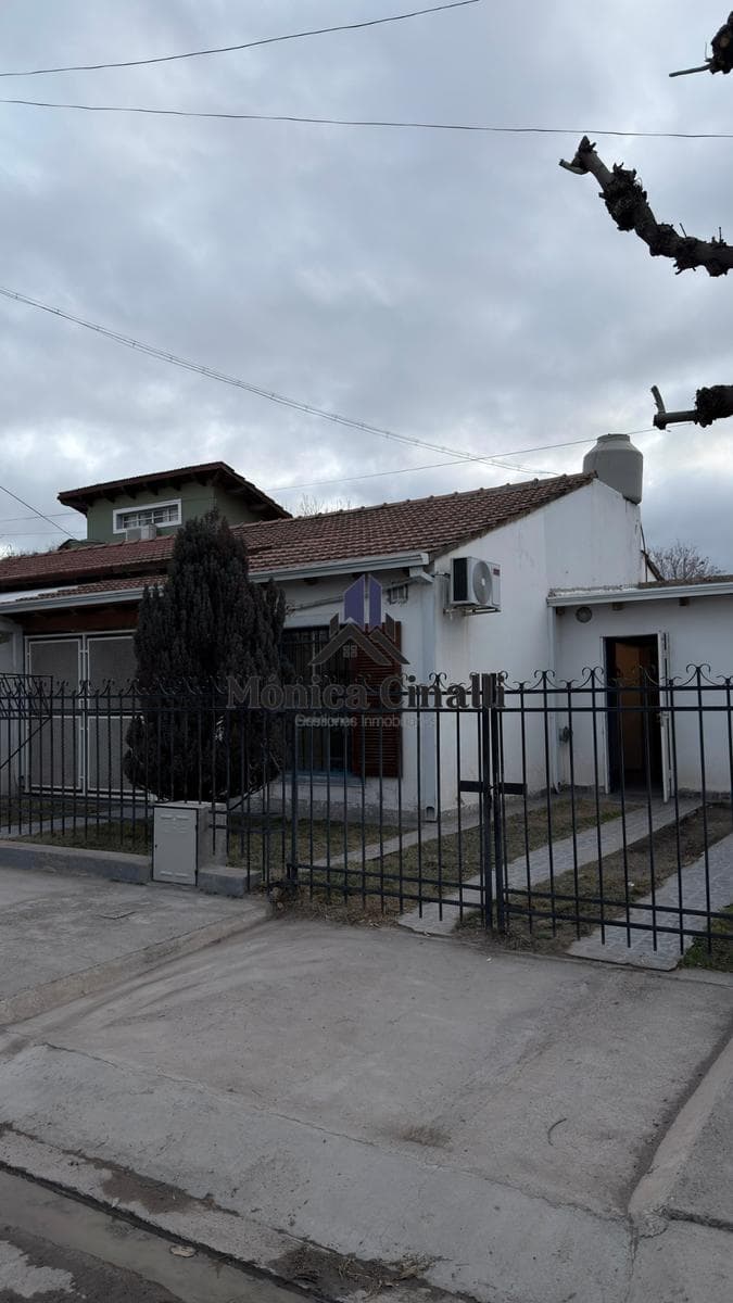 Casa en Villa Regina
