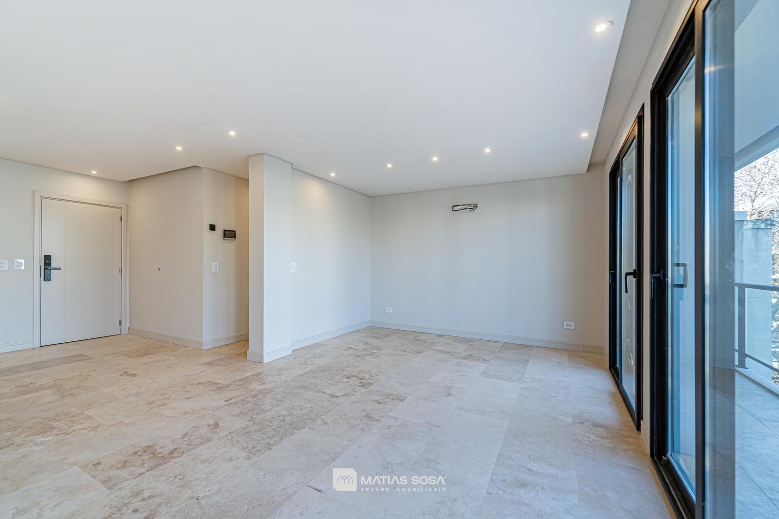 For Sale - Apartment in Guemes - Financing Available - Category - 3-room apartment
